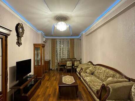 Продаётся 3-комнатная квартира в новостройке, Həzi Aslanov, 118 м², 280 000 AZN, фото 2 / 12
