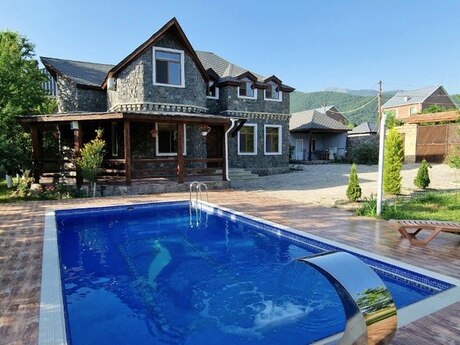 4 otaqlı həyət evi/bağ evi - Qəbələ - 230 m²