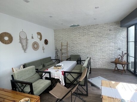 4 otaqlı həyət evi/bağ evi - Mərdəkan q. - 300 m²