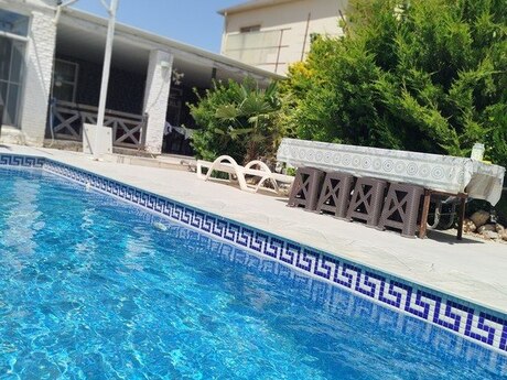 4 otaqlı həyət evi/bağ evi - Buzovna q. - 180 m²