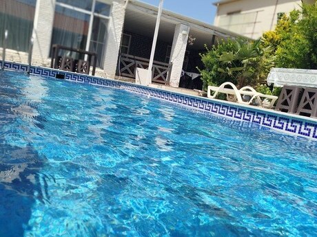 4 otaqlı həyət evi/bağ evi - Buzovna q. - 180 m²