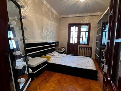 5-комн. вторичка - м. Иншаатчылар - 130 м²