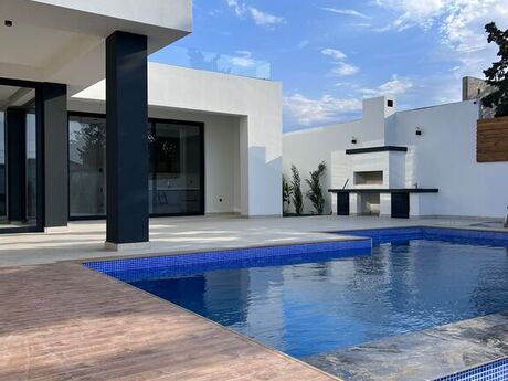 4 otaqlı həyət evi/bağ evi - Mərdəkan q. - 220 m²