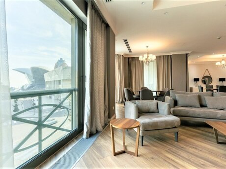 4 otaqlı yeni tikili - Səbail r. - 330 m²