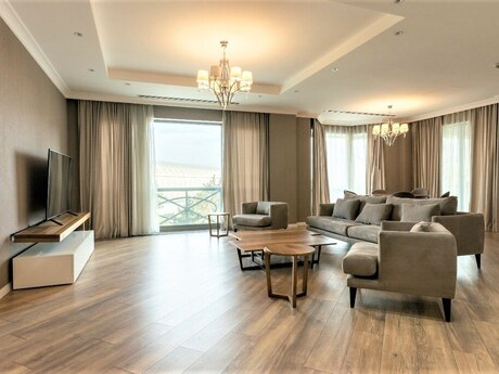 4 otaqlı yeni tikili - Səbail r. - 330 m²