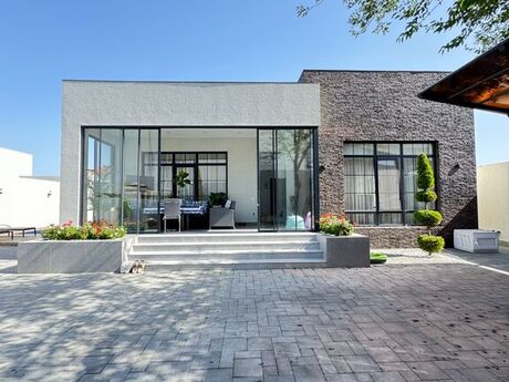 4 otaqlı həyət evi/bağ evi - Mərdəkan q. - 200 m²