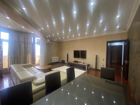 4 otaqlı mənzil, 171 m², 28 May: 680 000 ₼ 5