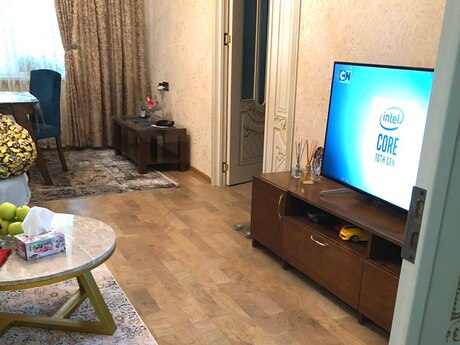 4 otaqlı köhnə tikili - Xalqlar Dostluğu m. - 100 m²