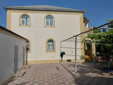 5 otaqlı həyət evi/bağ evi - Biləcəri q. - 250 m²