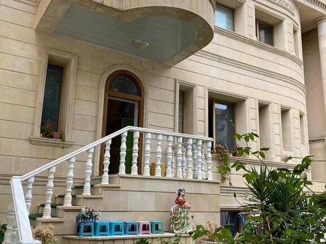 Elan №5253920 - Bakı, Gənclik m., 6 otaqlı, 680 m²