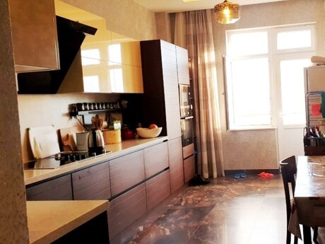4 otaqlı yeni tikili - Sahil m. - 176 m²