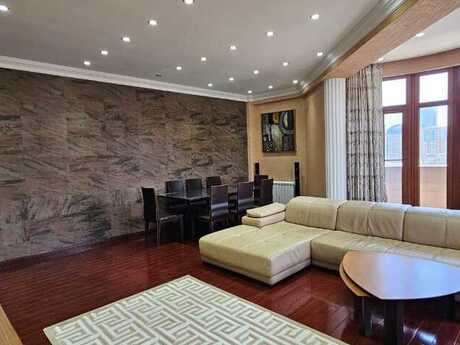 4-комнатная квартира, 186 м², 28 May: 680 000 ₼ 4