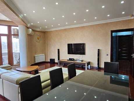 4-комнатная квартира, 186 м², 28 May: 680 000 ₼ 2