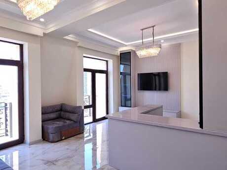 4 otaqlı yeni tikili - Ağ şəhər q. - 130 m²