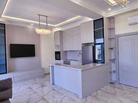 4 otaqlı yeni tikili - Ağ şəhər q. - 130 m²