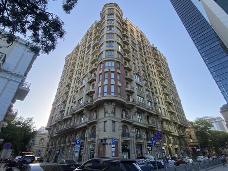 4 otaqlı yeni tikili - Sahil m. - 246 m²