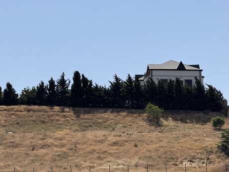 10 otaqlı həyət evi/bağ evi - Novxanı q. - 500 m²