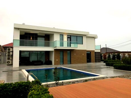 6 otaqlı həyət evi/bağ evi - Buzovna q. - 390 m²