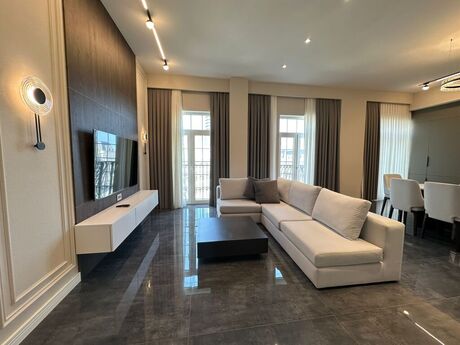 4 otaqlı yeni tikili - Ağ şəhər q. - 140 m²