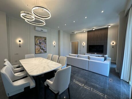 4 otaqlı yeni tikili - Ağ şəhər q. - 140 m²
