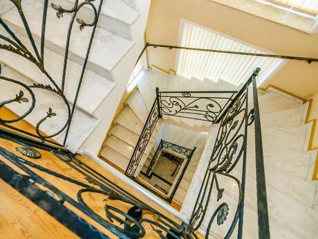 10 otaqlı həyət evi/bağ evi - Gənclik m. - 700 m²