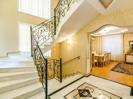 10 otaqlı həyət evi/bağ evi - Gənclik m. - 700 m²