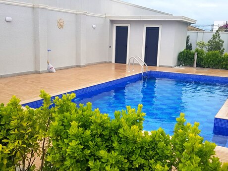 6 otaqlı həyət evi/bağ evi - Buzovna q. - 350 m²