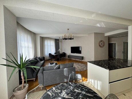 Elan №5260488 - Bakı, Şah İsmayıl Xətai m., 3 otaqlı, 120 m², 3/7 mərtəbə