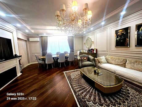 4-комн. новостройка - м. Элмляр Академиясы - 210 м²