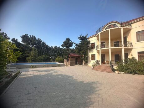 5 otaqlı həyət evi/bağ evi - Novxanı q. - 300 m²