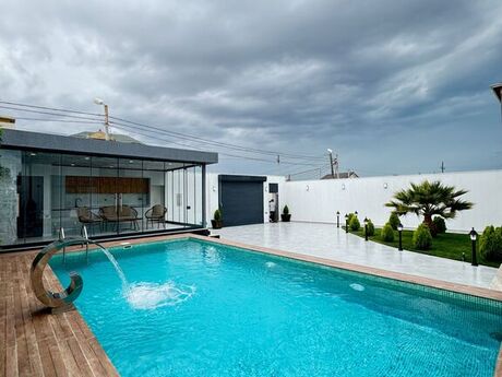 4 otaqlı həyət evi/bağ evi - Şüvəlan q. - 180 m²