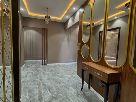 4 otaqlı həyət evi/bağ evi - Mərdəkan q. - 300 m²