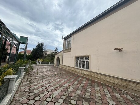 6 otaqlı həyət evi/bağ evi - Görədil q. - 220 m²