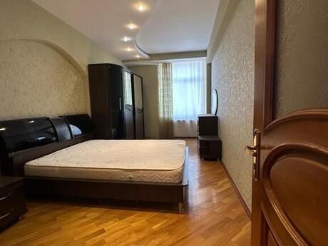 2 otaqlı yeni tikili - 9-cu mikrorayon q. - 97 m²