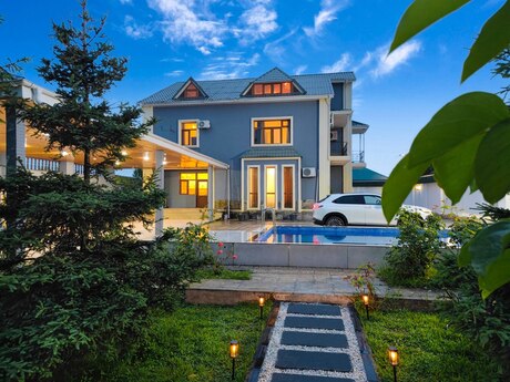 7 otaqlı həyət evi/bağ evi - Qəbələ - 400 m²