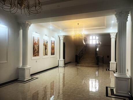 10 otaqlı həyət evi/bağ evi - Şüvəlan q. - 900 m²