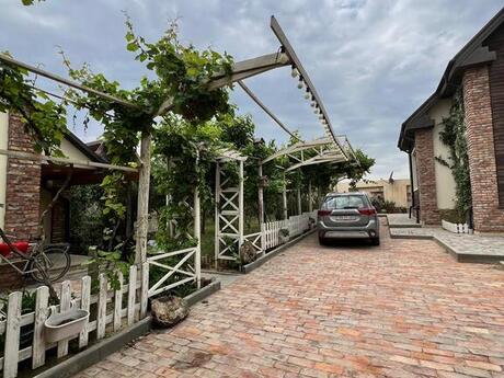 10 otaqlı həyət evi/bağ evi - Masazır q. - 600 m²