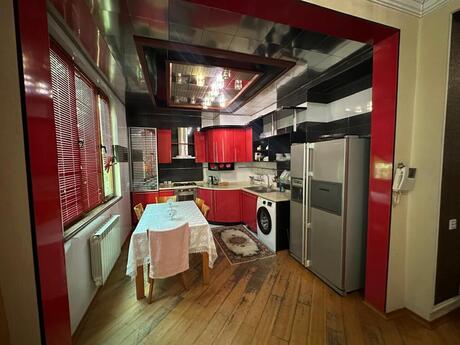 5 otaqlı köhnə tikili - Sahil m. - 200 m²