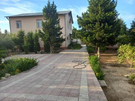 6 otaqlı həyət evi/bağ evi - Görədil q. - 220 m²