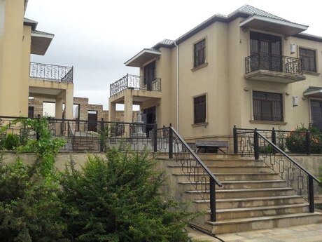 12 otaqlı həyət evi/bağ evi - Şamaxı - 360 m²