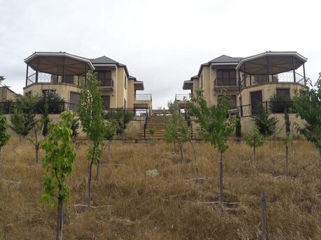 12 otaqlı həyət evi/bağ evi - Şamaxı - 360 m²