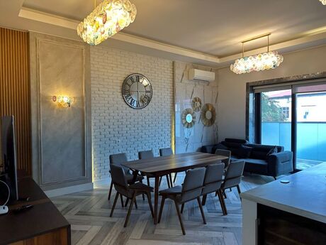 7 otaqlı həyət evi/bağ evi - Gənclik m. - 450 m²