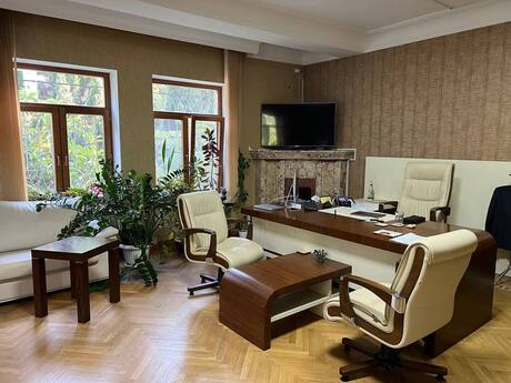 17 otaqlı ofis - 8 Noyabr m. - 750 m²