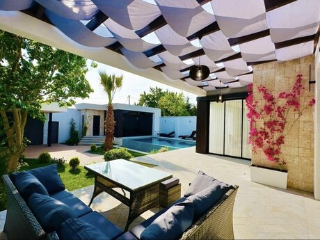 4 otaqlı həyət evi/bağ evi - Mərdəkan q. - 200 m²