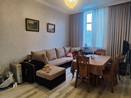 Elan №5272532 - Bakı, Nizami m., 2 otaqlı, 65 m², 3/6 mərtəbə