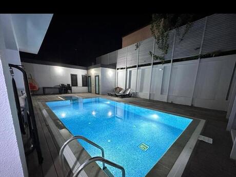 6 otaqlı həyət evi/bağ evi - Bilgəh q. - 400 m²