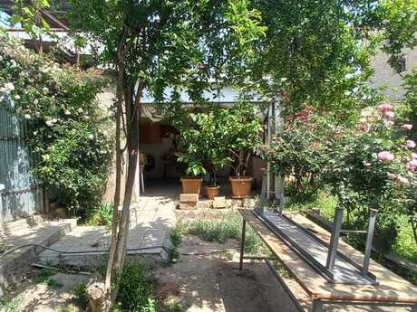 6 otaqlı həyət evi/bağ evi - Azadlıq Prospekti m. - 150 m²