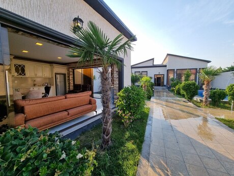 5 otaqlı həyət evi/bağ evi - Şüvəlan q. - 200 m²