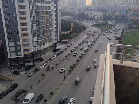 4 otaqlı yeni tikili - İnşaatçılar m. - 210 m²