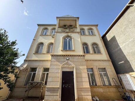 6 otaqlı həyət evi/bağ evi - Badamdar q. - 270 m²